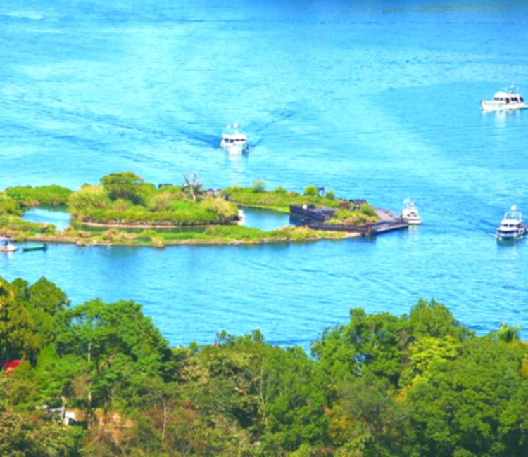 拉魯島